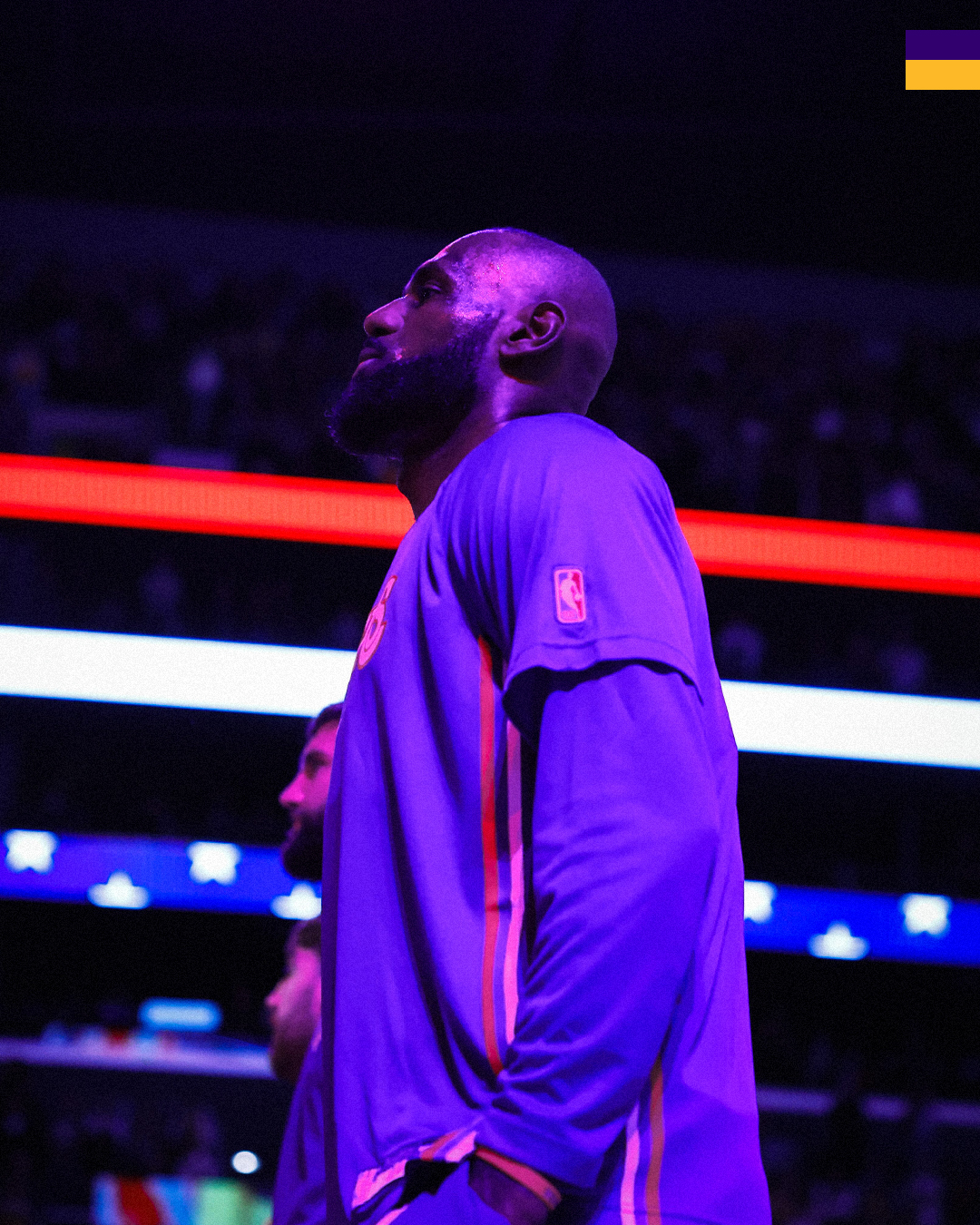 半岛体育-勒布朗29+9+6湖人不敌黄蜂，东契奇39分鲍尔30+6+11