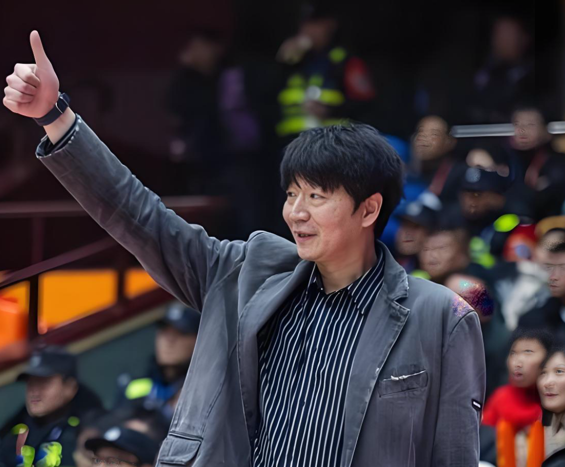 半岛体育app下载-CBA大黑马，签约2米12内线悍将！北京队、广东队争冠拦路虎来了