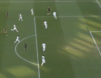 半岛体育app下载-【西甲】德容传射 普吉替补处子球 巴萨客场2比0胜